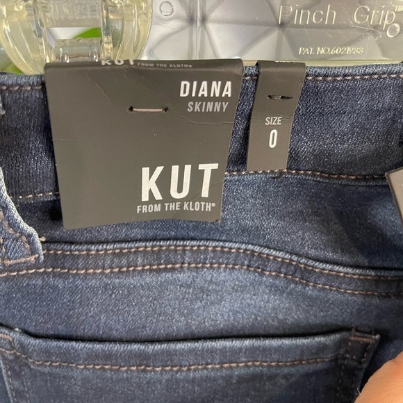 NWT Kut From The Kloth Diana Skinny Jeans - Medium Wash, Size 0 - Classic Fit - Picture 7 of 16